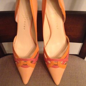 Ladies pumps